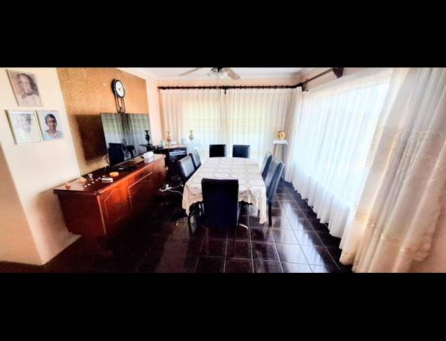 6 BEDROOM HOUSE FOR SALE IN RESERVOIR HILLS